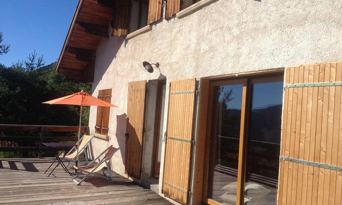 Seyne Ski Chalet | SEYNE LES ALPES-chalet near the village, south facing