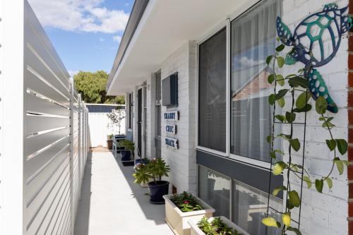 Yanchep House | Shabby Chic Shack - 2 bedroom Beach Cottage
