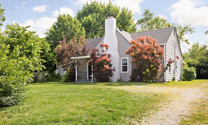 Indianapolis House | Shadeland Estate Near Downtown Stay for Gen Con