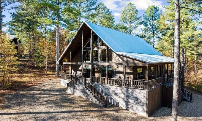 Golden Cabin | Shadow Dancer ๐ Creek Lot Cabin: ๐ฎ Games, ๐คธ Playset, ๐ฅ Hot Tub, & More!
