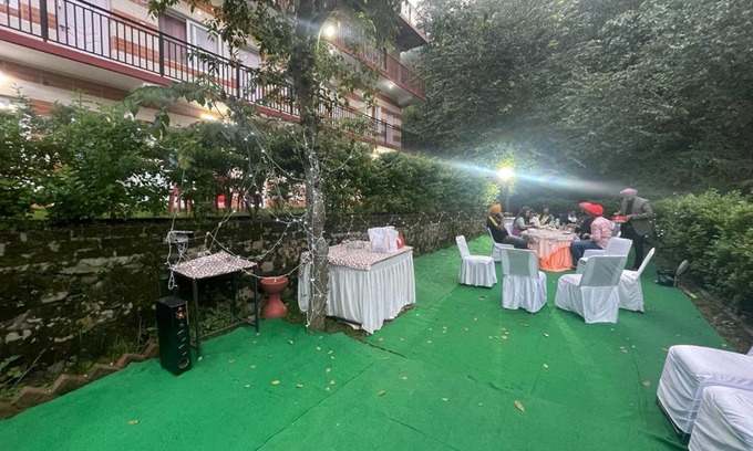 Shoghi House | Shadow Homestay, Shoghi.