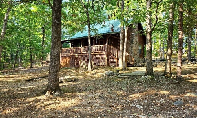 Pleasant Grove House | Shadow Me Secluded Cabin