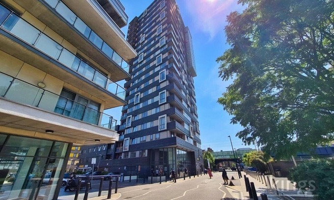 Stepney Green Apartment | Shadwell station,Whitechapel hospital, 2bedroom LuxuryApartment on the14th floor