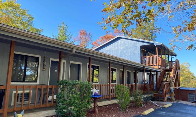 Branson West Hotel | Shady Acre Inn and Suites