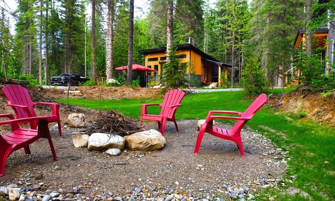 Golden House | Shady cabin in the forest! Fast wifi!