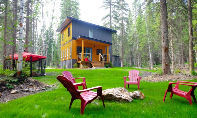 Golden Ski Chalet | Shady Chalet in the forest!