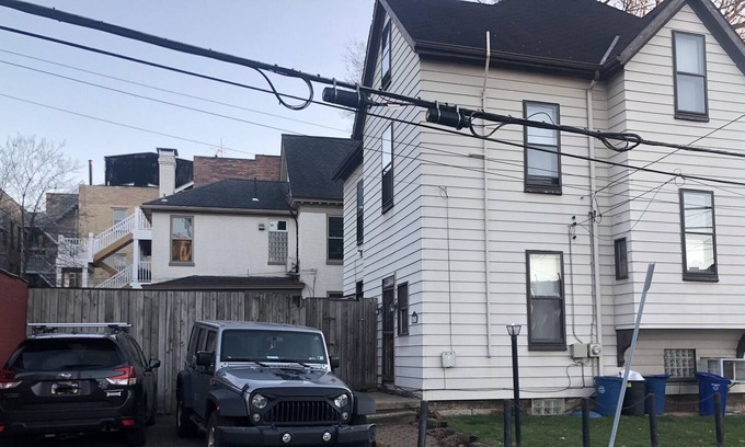 Shadyside Apartment | Shadyside 2 bedrooms with a bonus room with bed off living room