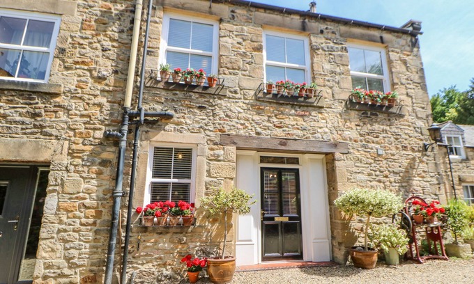 Haydon Bridge Cottage | SHAFTOE MEWS, family friendly, with open fire in Haydon Bridge