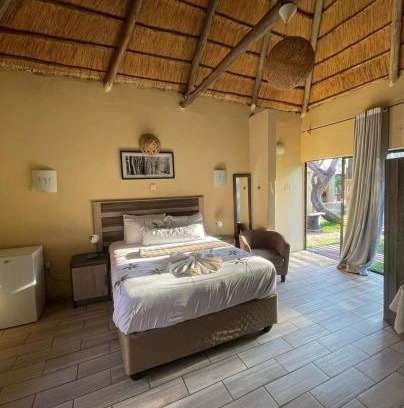 Shakawe Cabin | Shakawe sands Lodge
