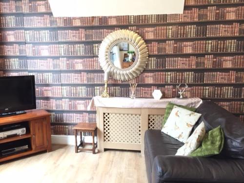 Newton Burgoland Apartment | Shakespeare