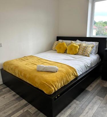 Barrow-on-Trent House | Shakespeare House 5 bedroom 7 beds stay up to 12 people