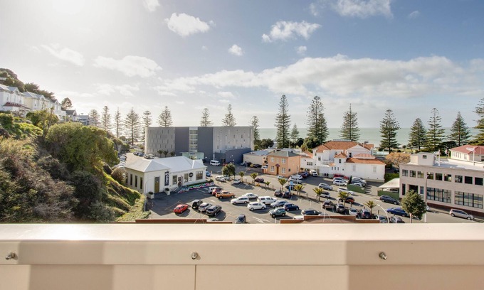 Napier Cottage | Shakespeare in Love - Central Napier Apartment