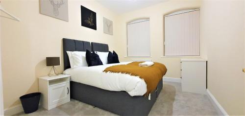Northampton Apartment | Shakespeare Views - Modern Northampton Apartment