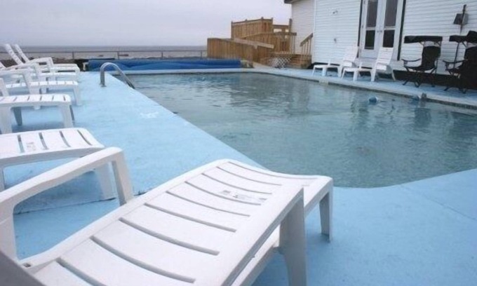 Cow Head Hotel | Shallow Bay Motel & Cabins