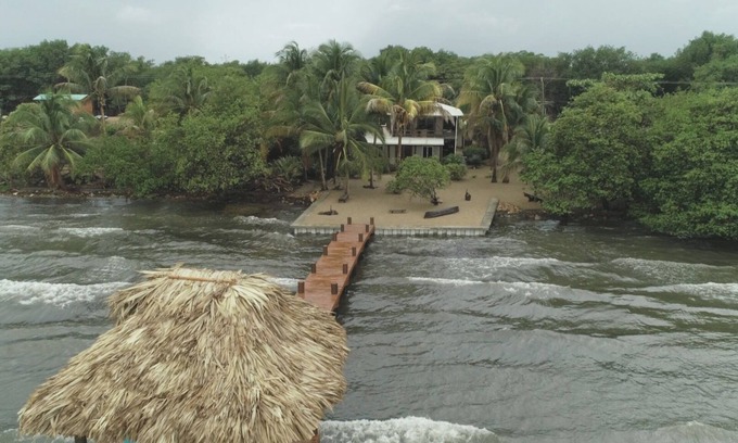 Sittee River Villa | Shallow Bay - oceanfront romantic hideaway, ocean breezes and gorgeous views