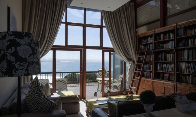 Jeffreys Bay House | Shaloha Guesthouse on Supertubes