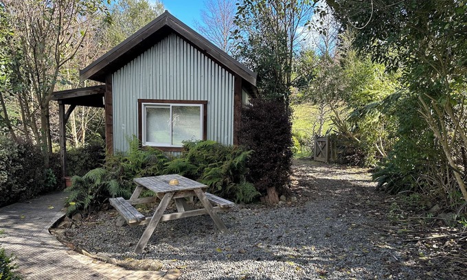 Kimbolton House | Shambhala Cosy Kimbolton Tiny house and gardens
