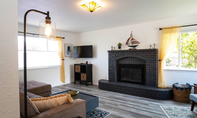 Fortuna House | Shamrock Oasis- Pool Table & Ping-Pong, Sleeps 8