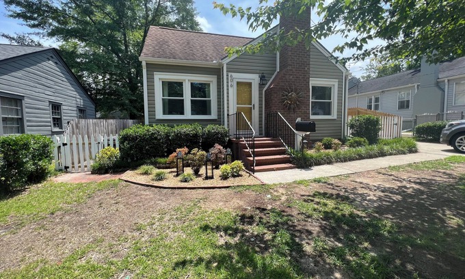 Terry Sanford House | Shananegin’s Cottage, Pet Friendly! 🐶
