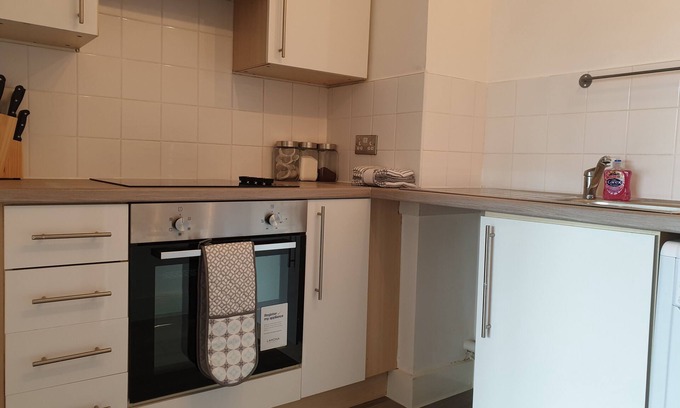 Everton Apartment | Shandon Apts - Luxury City Centre Apartment