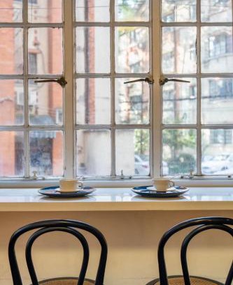 Huaihai Road Commercial Area House | Shanghai Downtown Flower B&B