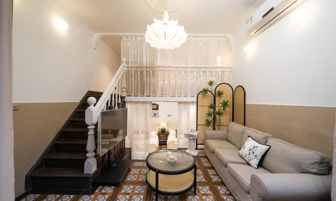 Huaihai Road Commercial Area Apartment | Shanghai Hills & Serendipity Family Boutique Near Line13 Mid Huaihai Road