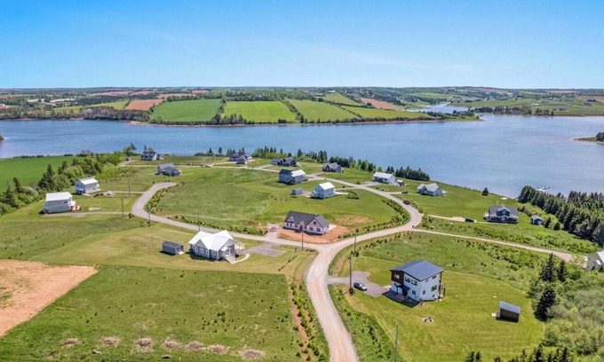 French River House | Shangri-La Luxury Waterview Home