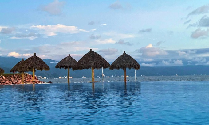 Marina Vallarta Condo | Shangri-La Condo: Spacious Ground-Floor Villa, Patio to Pool/Garden/Restaurant