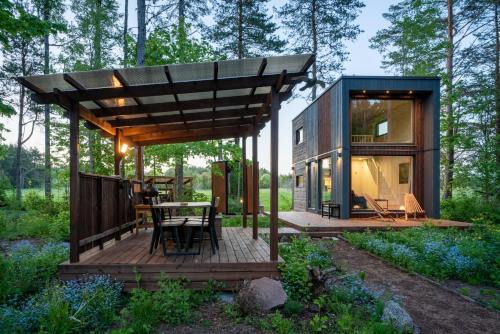 Laane-Harju Parish House | SHANTI FOREST HOUSE Guest house with mirror sauna