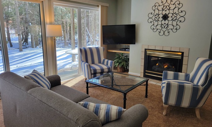 Bellaire Condo | Shanty Creek 2 bed/2 bath in Bellaire offers fun for all seasons-ski, golf, hike