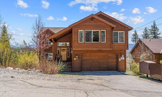 South Lake Tahoe House | Shaquinaw – Unmatched Mountain Views in Lake Tahoe