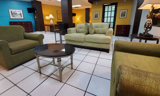 Hato Rey Central Apartment | Shared Loft-King,Queen beds & 2 sofa beds sleeps 9