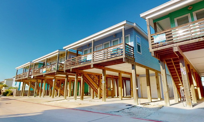 Safe Harbor House | Shared Pool, Golf Cart Access