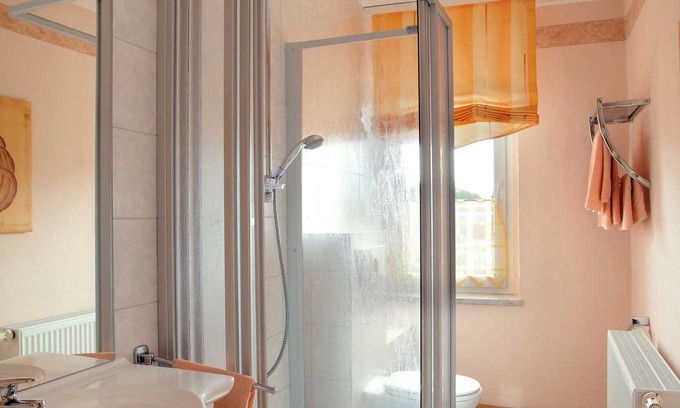 Sangerhausen Cottage | Shared room 1 - Pension and Restaurant Rüssel-Pub