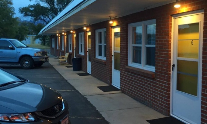 Wells Hotel | Sharon Motel