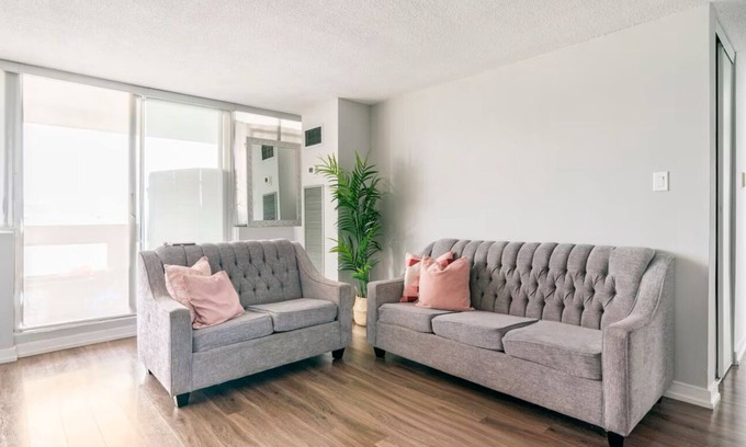 Downtown Mississauga Apartment | Shavy’s cozy room in a two bedroom apartment