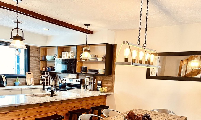 East Stroudsburg House | Shawnee Lookout/Great for all seasons!