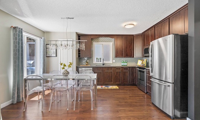 Southeast Calgary House | Sheer Perfection By QUARRY PARK Sleeps 8!