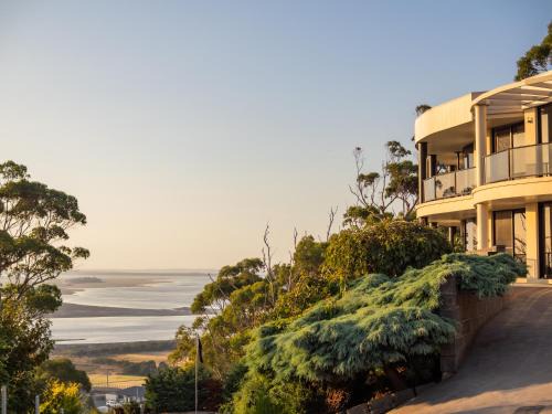 Smithton Apartment | Sheer Pleasure Accommodation