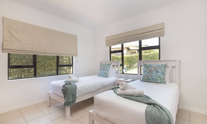 Sheffield Beach House | Sheffield Cove 30 - Three Bedroom House, Sleeps 6