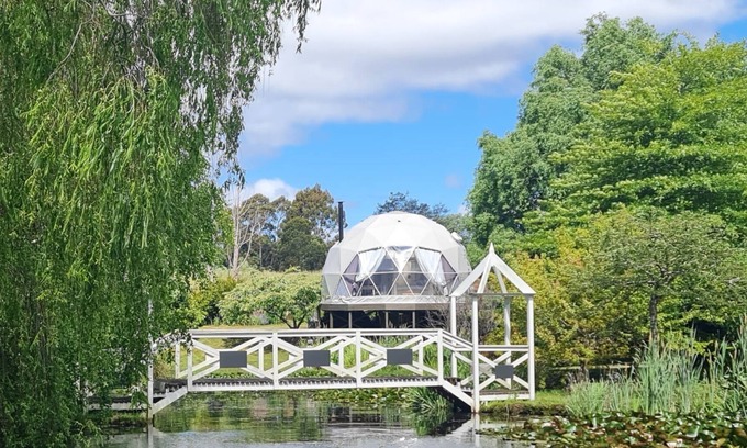 Sheffield Apartment | Sheffield Dome set in an Enchanting Garden
