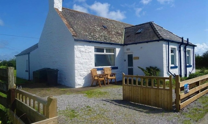 Sandyhills Cottage | Shelduck Cottage - a cottage that sleeps 4 guests in 2 bedrooms
