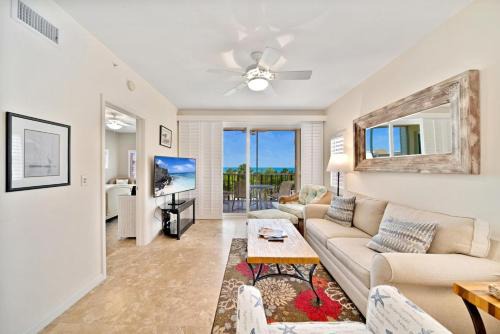 Sanibel House | Shell Island Beach Club #7B
