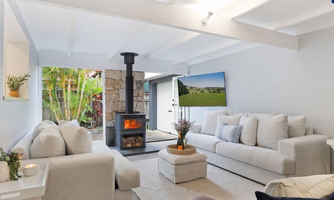 Shoalhaven Heads House | Shellhaven – walking distance of Seven Mile beach