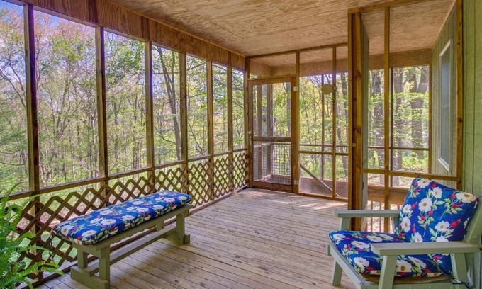 Elkton House | Shenandoah National Park Cabin with Patio!
