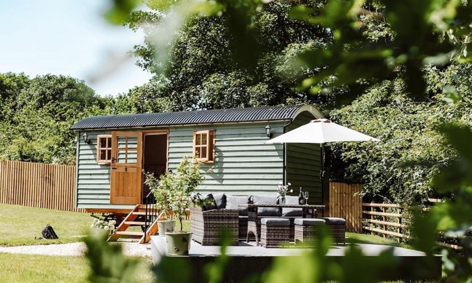 Lyth Hill Apartment | Shepherd's Hut at Lythwood, Near Shrewsbury