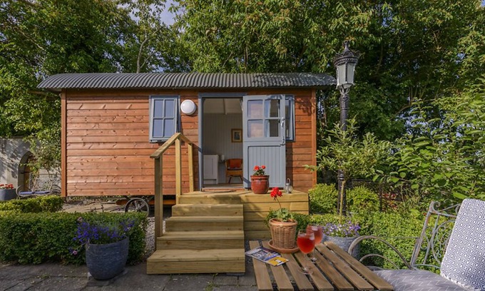 Jenkinstown House | Shepherds Hut "Lilac Hut" on grounds of Historic House