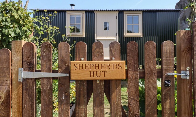 Weybread Cottage | SHEPHERDS HUT, pet friendly, with open fire in Harleston