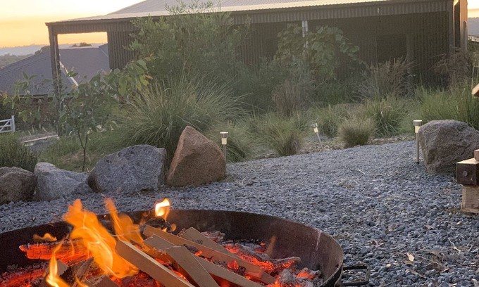 Gumly Gumly Apartment | Sheps Siding Cottage