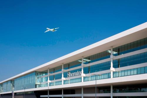 Ferno Hotel | Sheraton Milan Malpensa Airport Hotel & Conference Centre